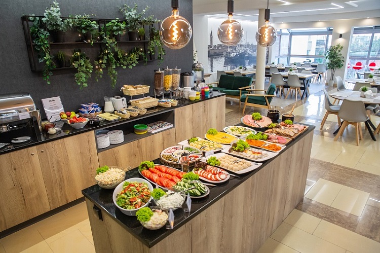 wczasy dla seniorów z wyżywieniem nad morzem 7 dni pakiety tanie Władysławowo